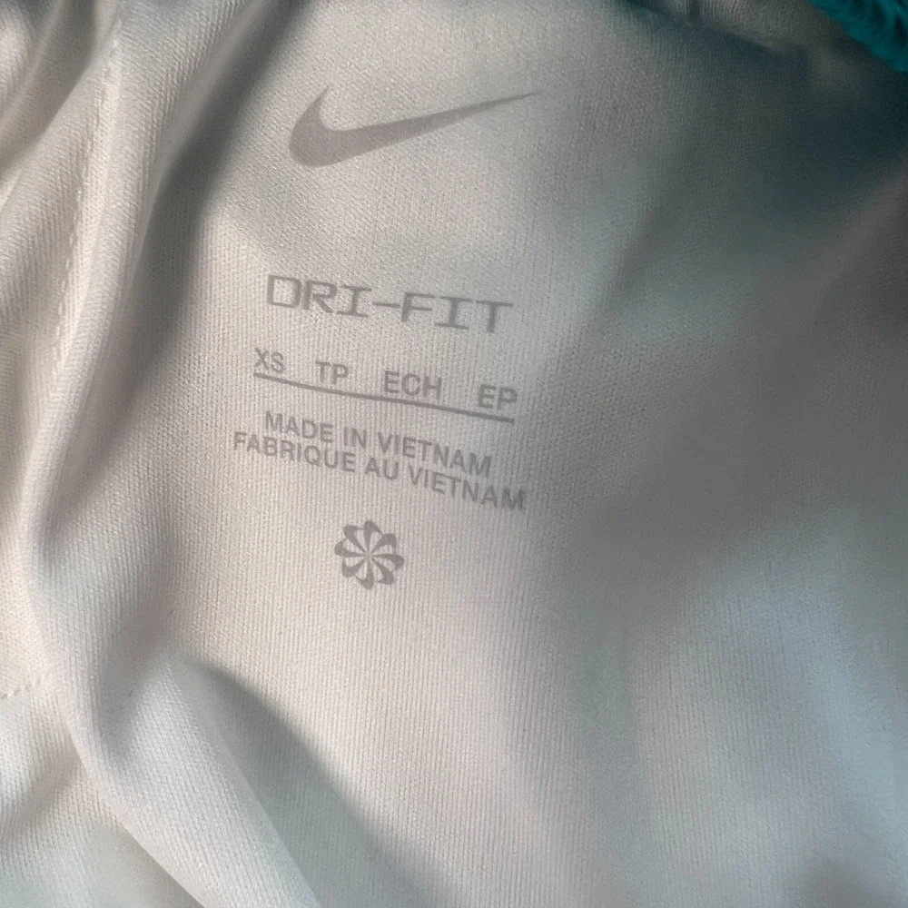 Nike Kids Shorts XS  Dri-Fit Green Standard Fit Running Athletic NWT Retail $25 - Picture 8 of 12